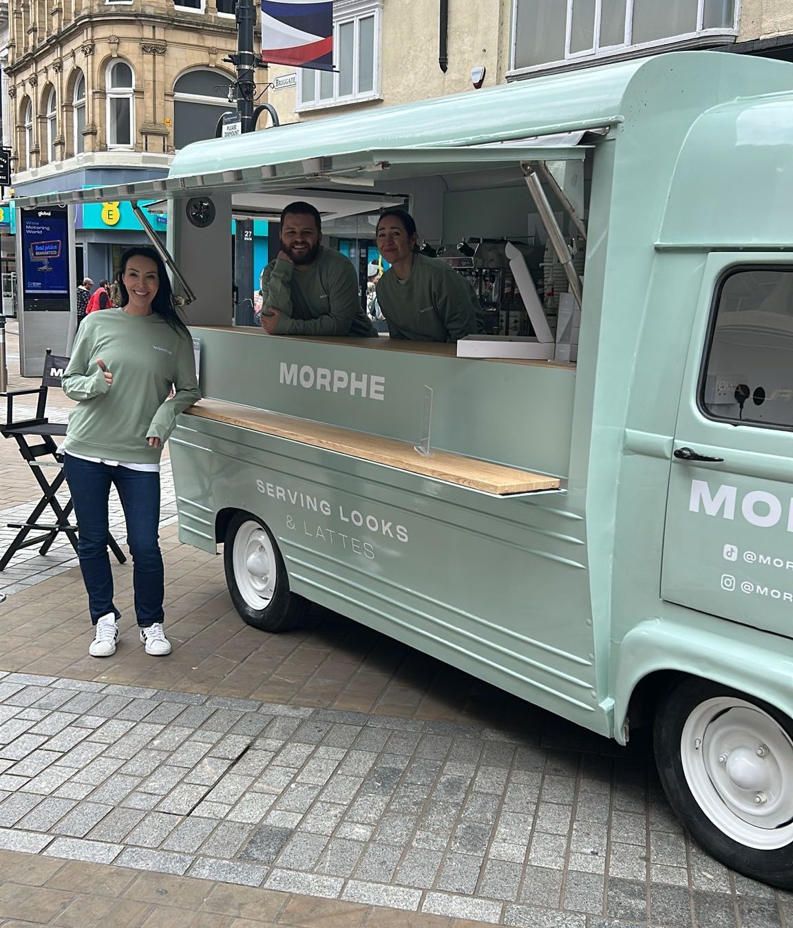 Morphe Brush Swap station with visitors exchanging their old brushes