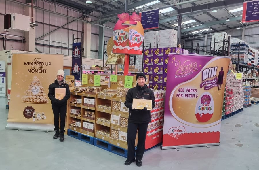 EXECUTIONAL reset team with a finished Kinder and Ferrero promotional bay